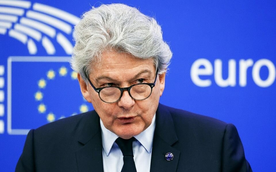 European Commissioner Thierry Breton announces that from August 25, social networks will be obliged to immediately delete “hateful content” or “which call for revolt” under penalty of being cut off on the territory.