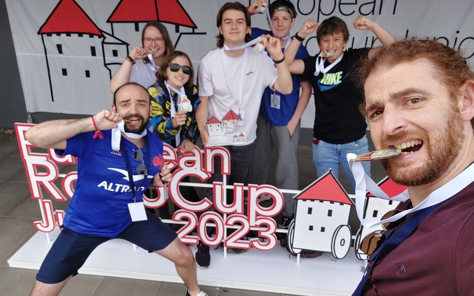 Little aces of robotics, these middle school students from Saint-Denis (93) took part in the RoboCup Junior, the World Robotics and AI Championship